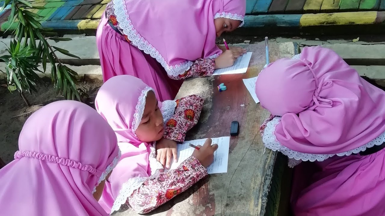Outing class MI Muhammadiyah di TWSL Kota Probolinggo