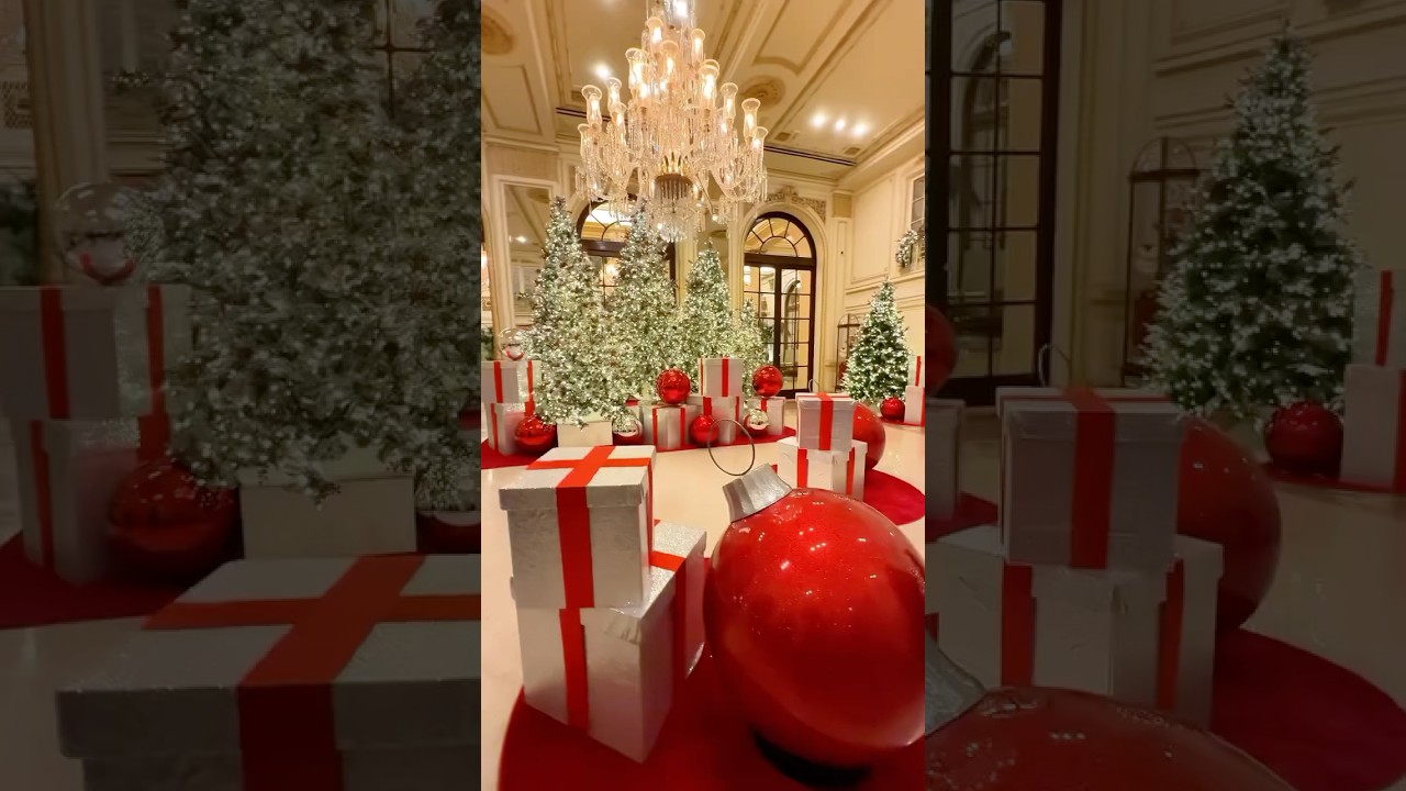 The Plaza Hotel in NYC is ready for Christmas 🥰