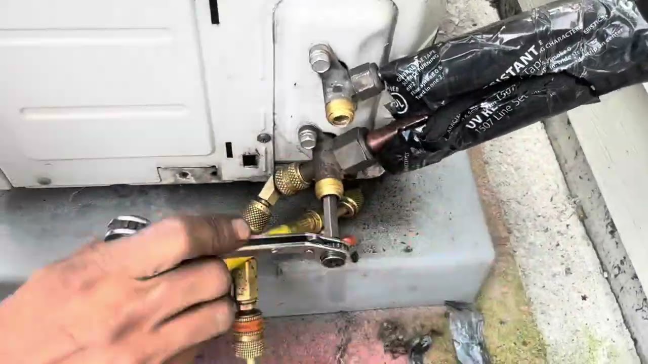 Sửa máy lạnh bị xì 