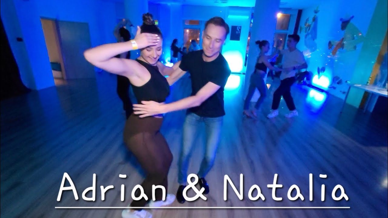 Adrian Stanko & Natalia Kawa | Salsa social dance (mambo) | Sabrosa dance studio