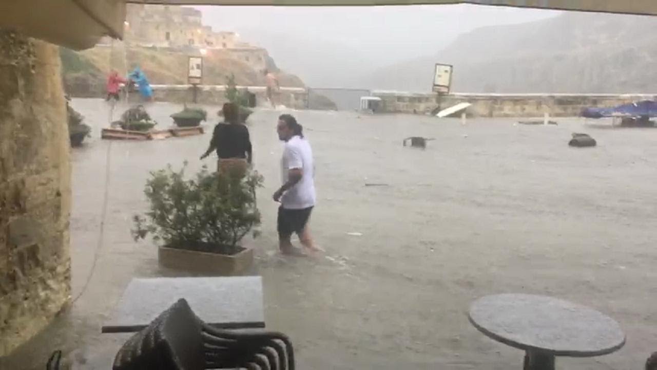 Matera allagata, bomba d'acqua sui Sassi