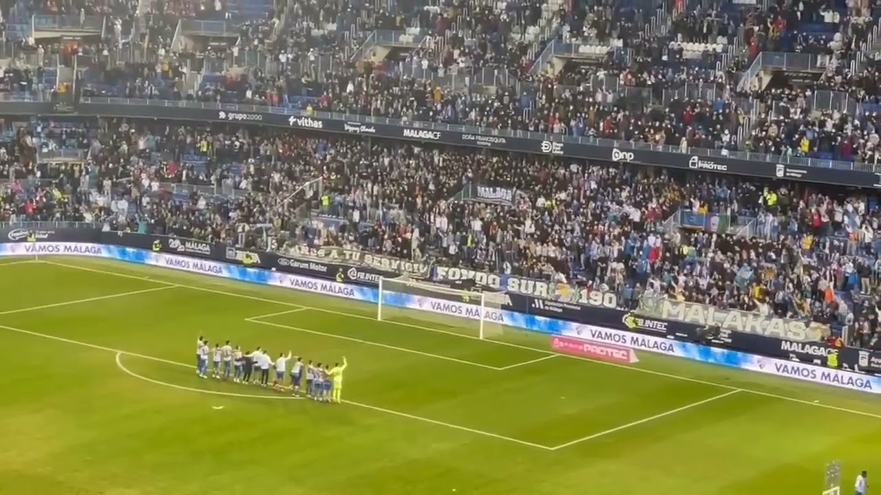 Málaga CF 2-1 UD Las Palmas. Los jugadores del Málaga celebran la victoria con la afición. ¡Grandes!