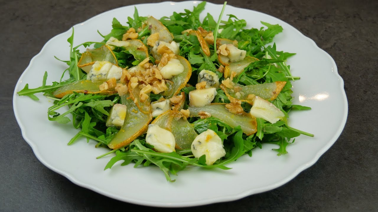 Очень вкусный САЛАТ для ГУРМАНОВ, с РУККОЛОЙ, КАРАМЕЛИЗИРОВАННОЙ ГРУШЕЙ, СЫРОМ ГОРГОНЗОЛА и ОРЕХАМИ