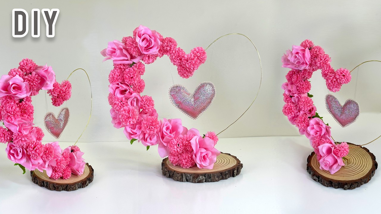 Heart-Shaped Metal Flower Stand with Mini Heart For Valentine DIY