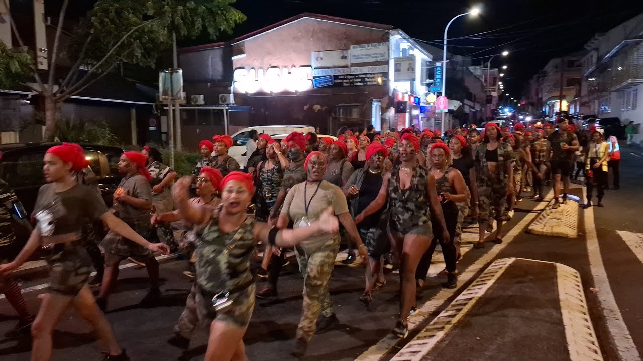 Carnaval #Kmawon déboulé popilè en kamouflaj vendredi soir 