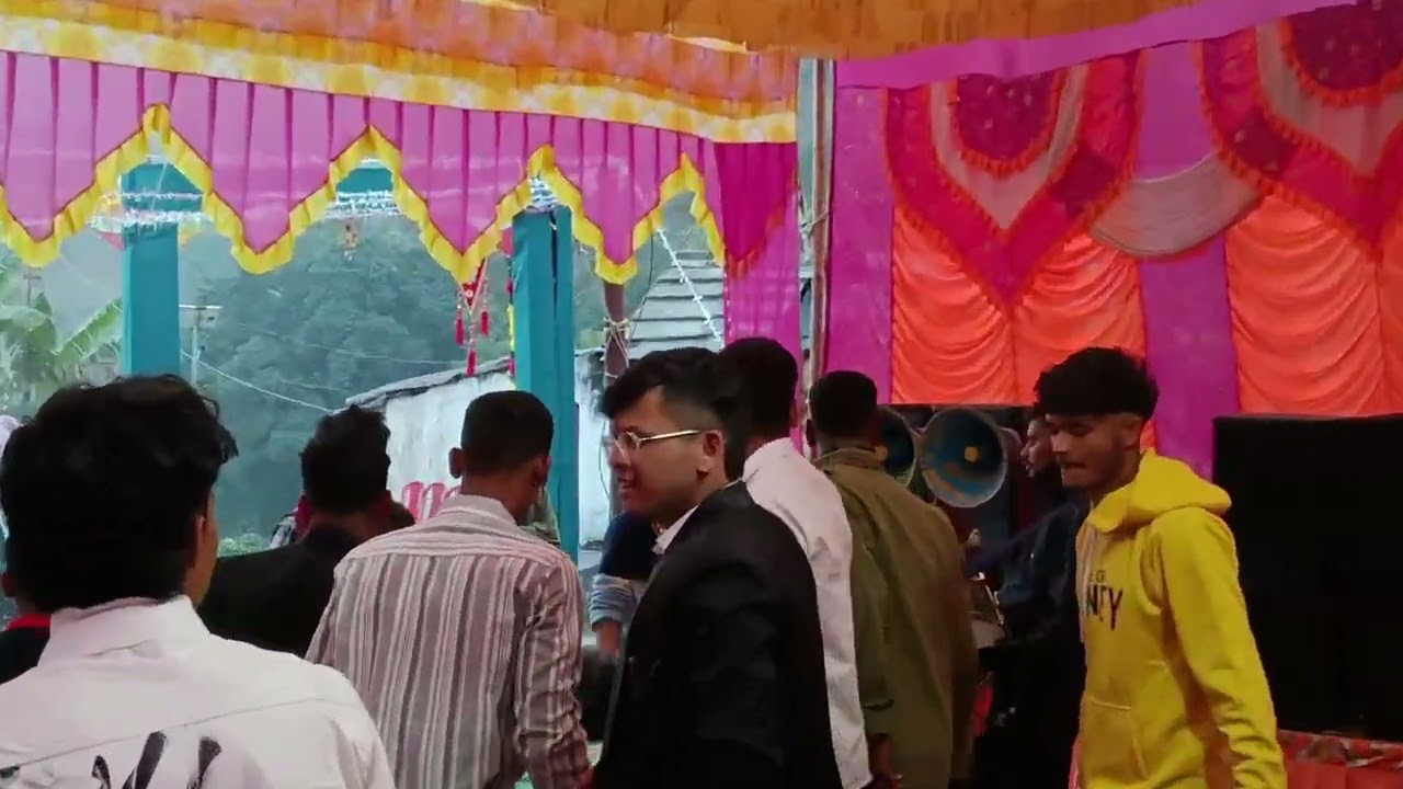 कुमाऊं की धुन में लड़के मगन मस्त 🥳 Indar sult bend Kumavni 🙏