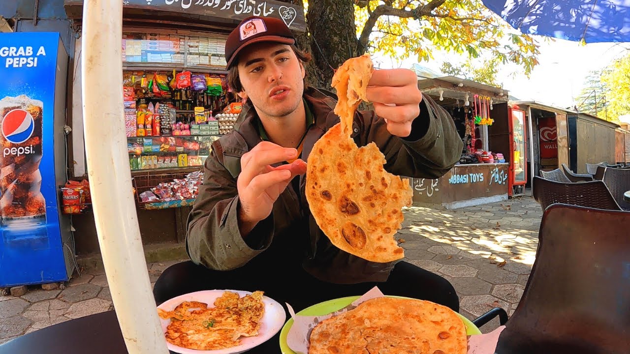 $2 Pakistani Breakfast (friendly man paid for me) 🇵🇰