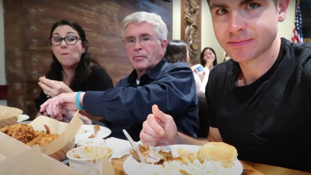 EATING Starbucks, Mexican Pastries, Pizza, & Fried Chicken SOUL FOOD MUKBANG with Parents