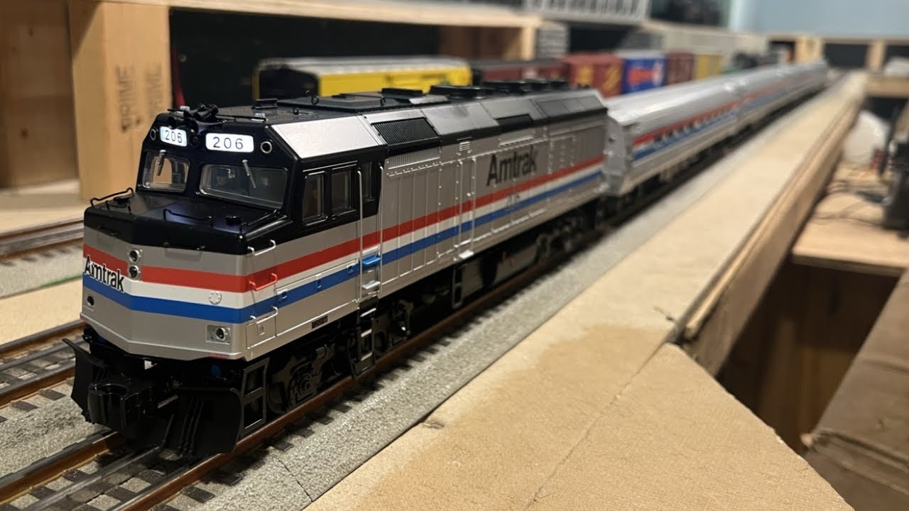 O Scale Lionel Amtrak F40 and Amfleet Cars Review