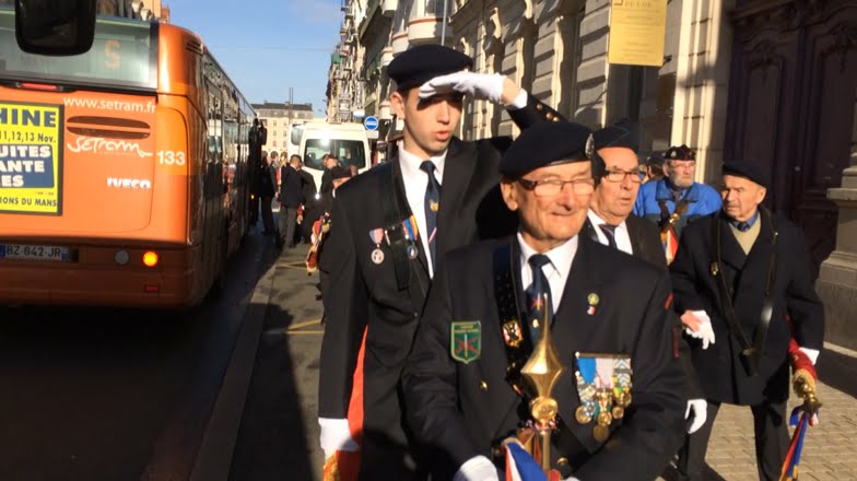 À 16 ans, Théo est porte-drapeau