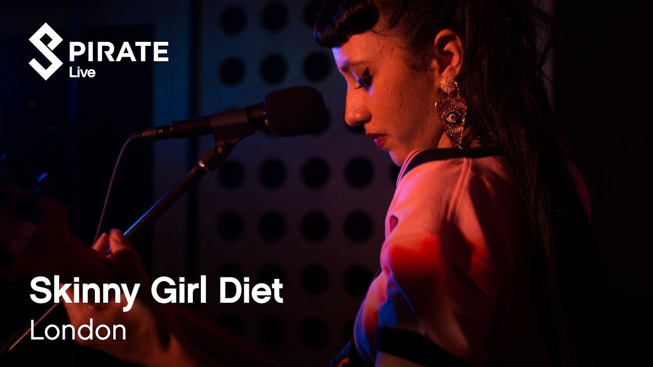 Skinny Girl Diet Full Performance | Pirate Live