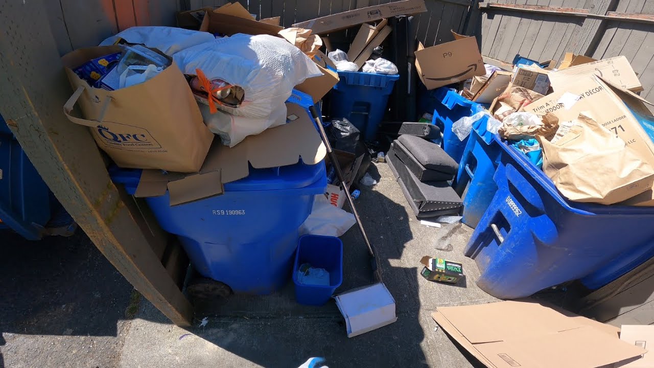Loading Up Compactor And Enclosure Cleaning Rear Loader Recycle
