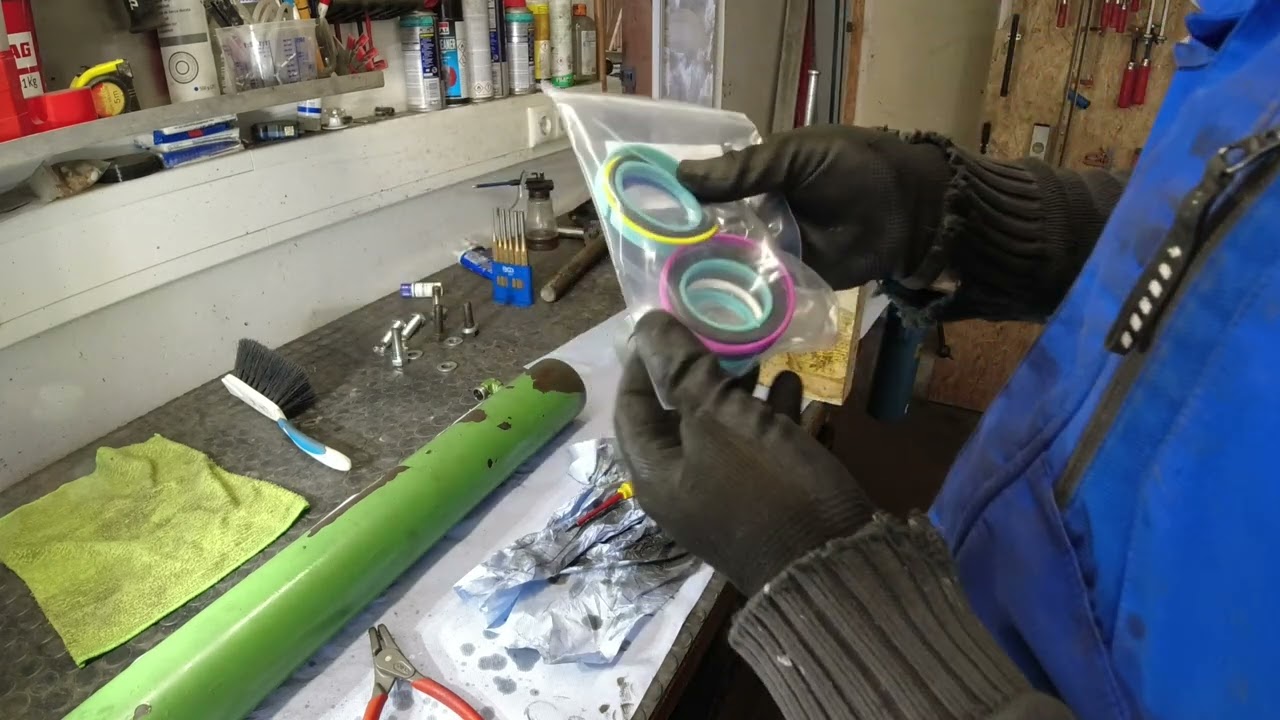 20260228 Fendt GTA 380  Frontlader Gerätebetätigung Hydraulikzylinder neu abdichten