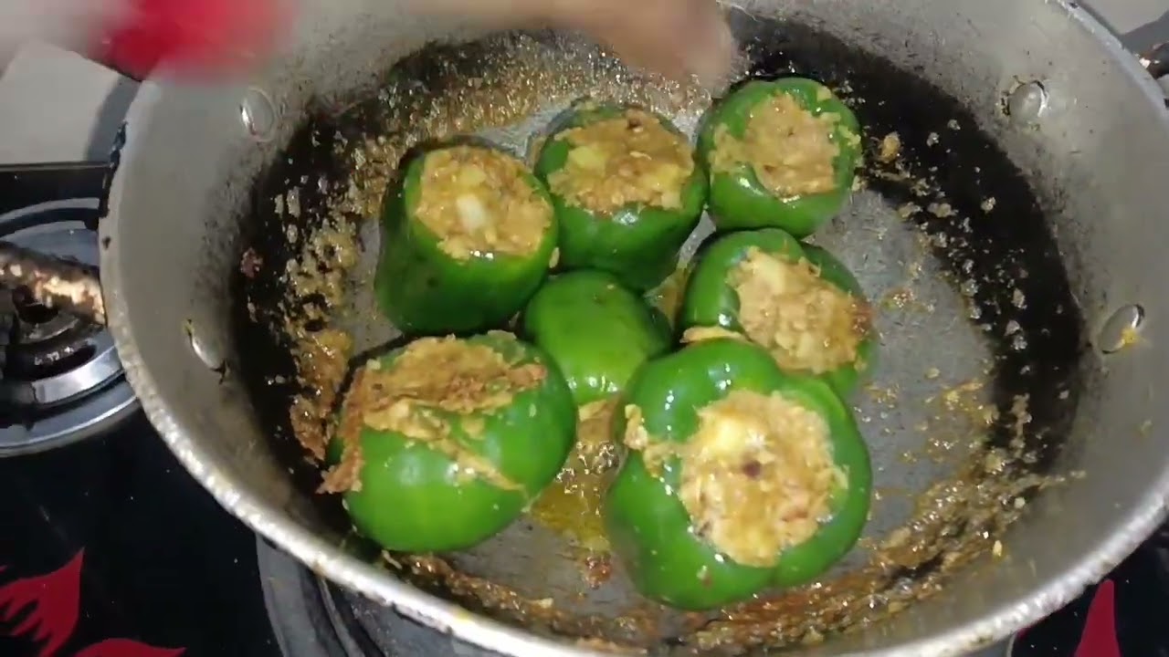 Shimla aur aalu ki bharva recipe 🤤😋