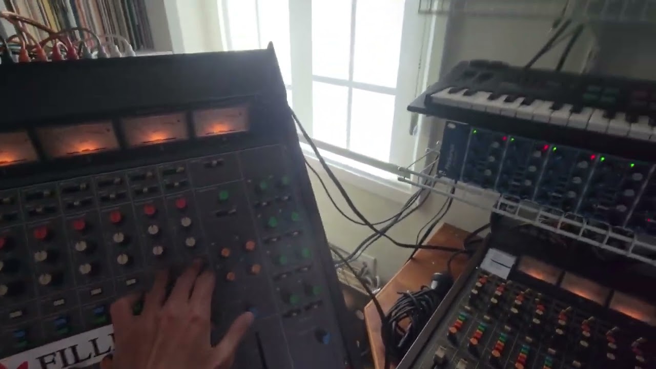 akai mpc3000 , tascam m30 analog mixer, model d rd8 rd6 td3 emu planet phatt js30 roland