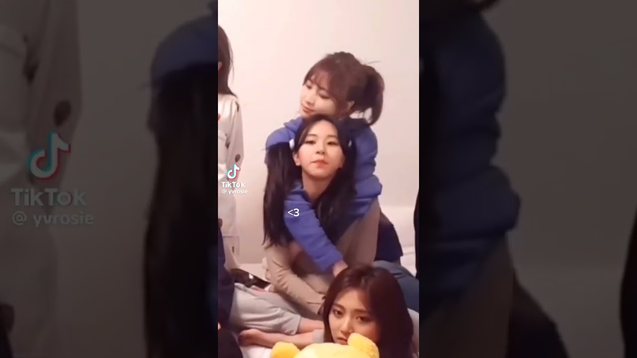 Hay que lindas 💘😢 momo y chaeyoung mochaeng