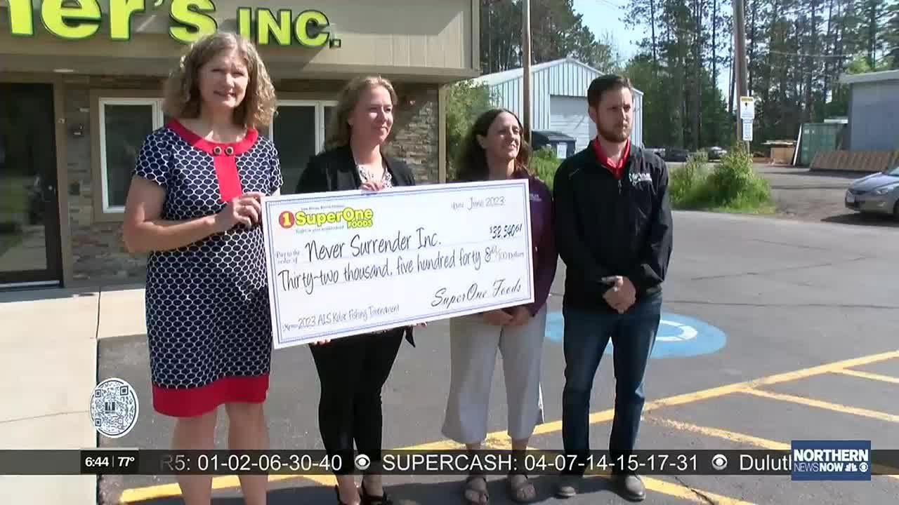 Super One Shoppers donate 32k to ALS research and care