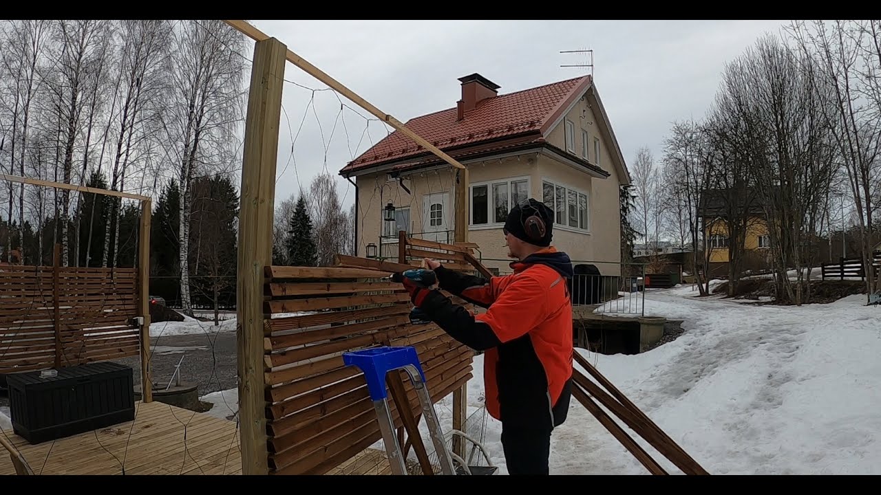 Terassin näkösuojan rakentaminen