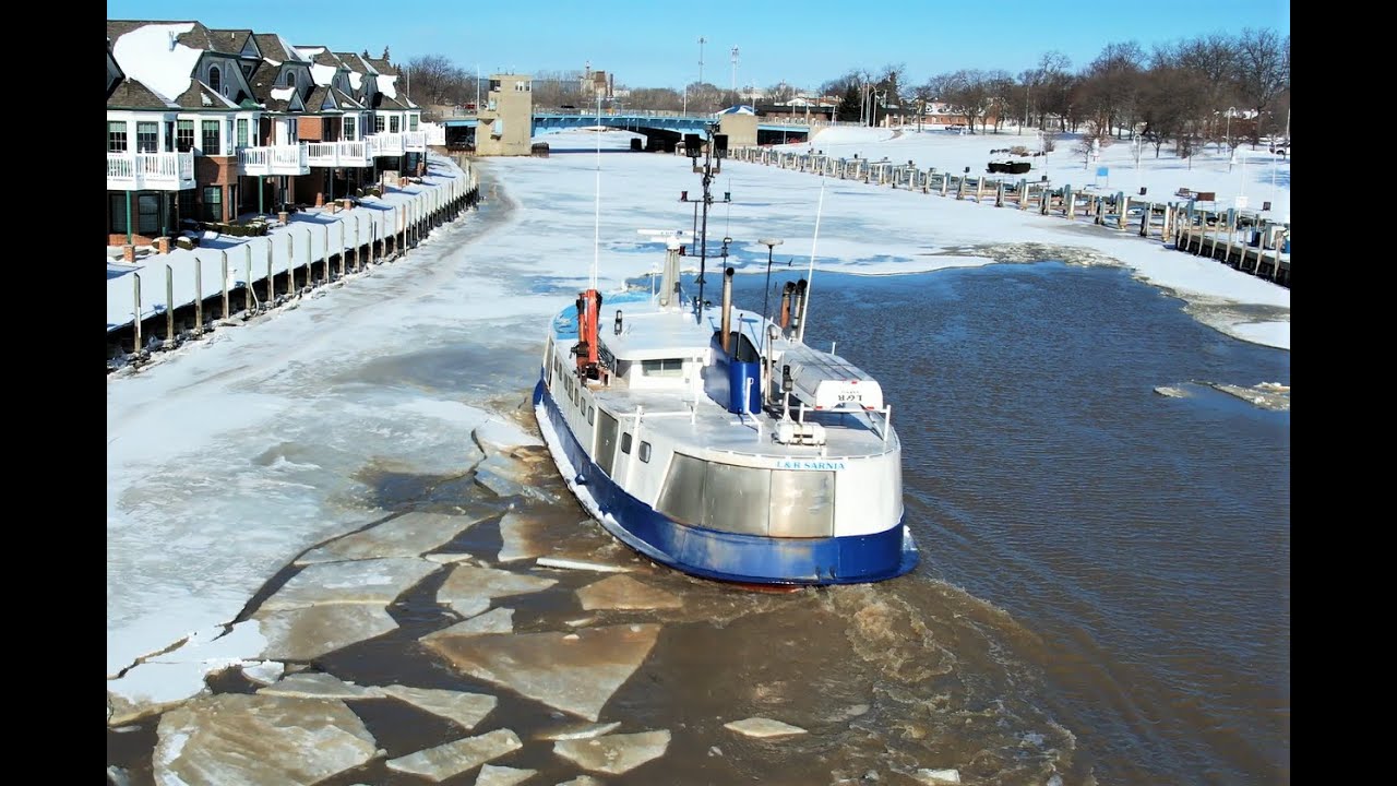 BLACK RIVER ICE BREAKING - Port Huron, Michigan 2-19-2022