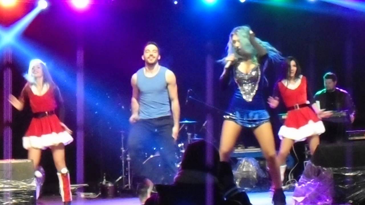 Andreea Balan live Mosule ce tanar esti-gl