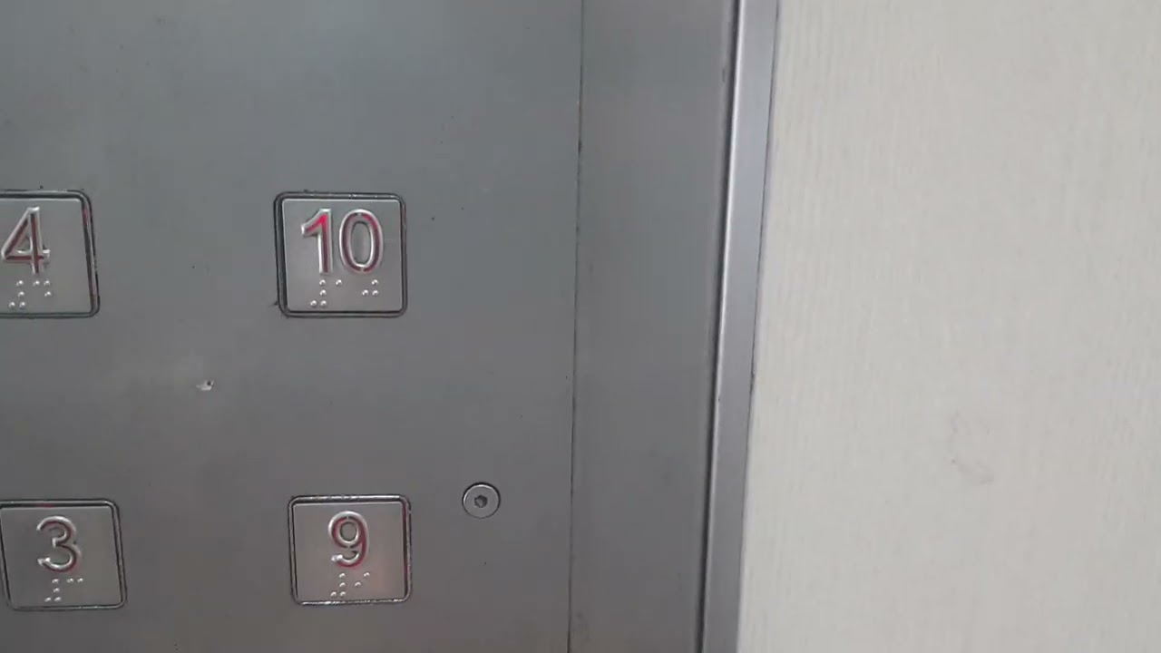 (almost stuck) Block 441 Ang Mo Kio Ulift Elevator Lift C