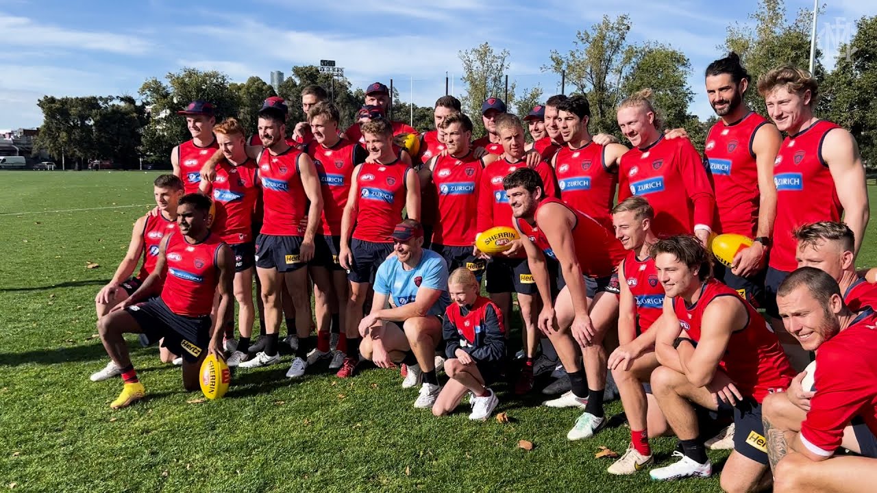 Brayshaw's New Friend 🥰 | Dees Track Down Fan