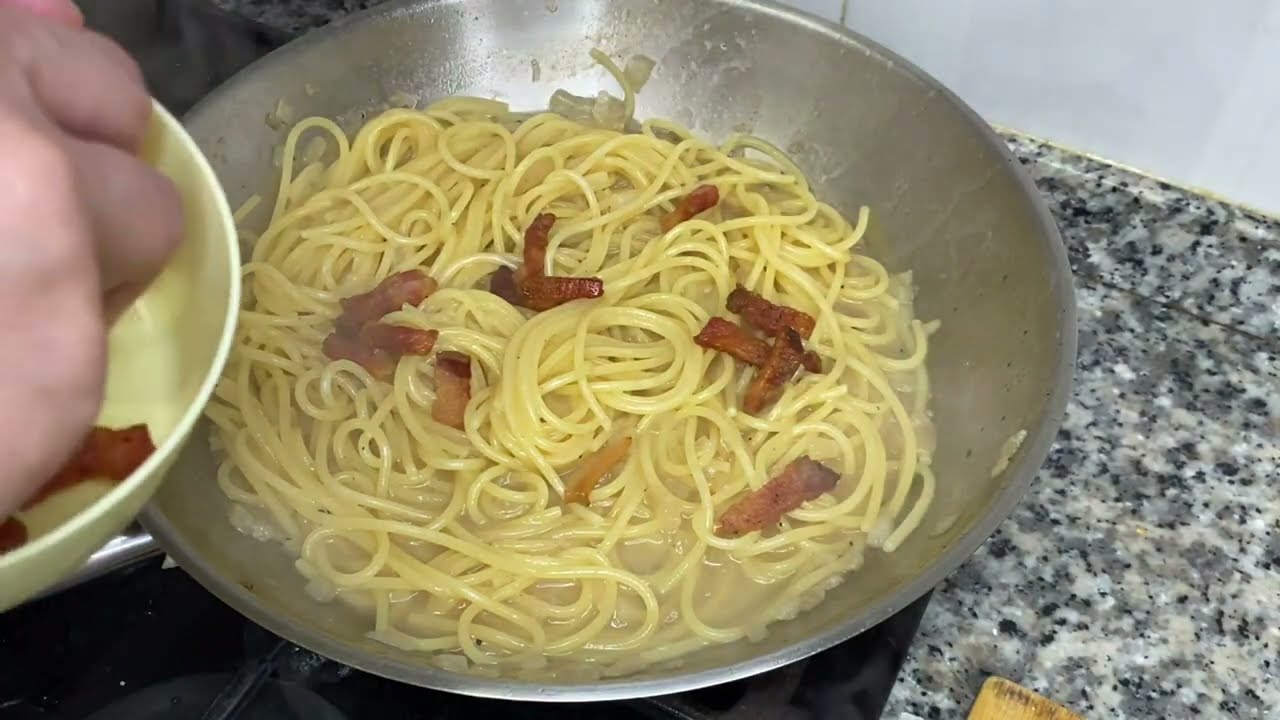 Cómo Hacer PASTA Gricia: ESPAGUETIS con queso Pecorino y Bacon Italiano (Guanciale) - receta facil.