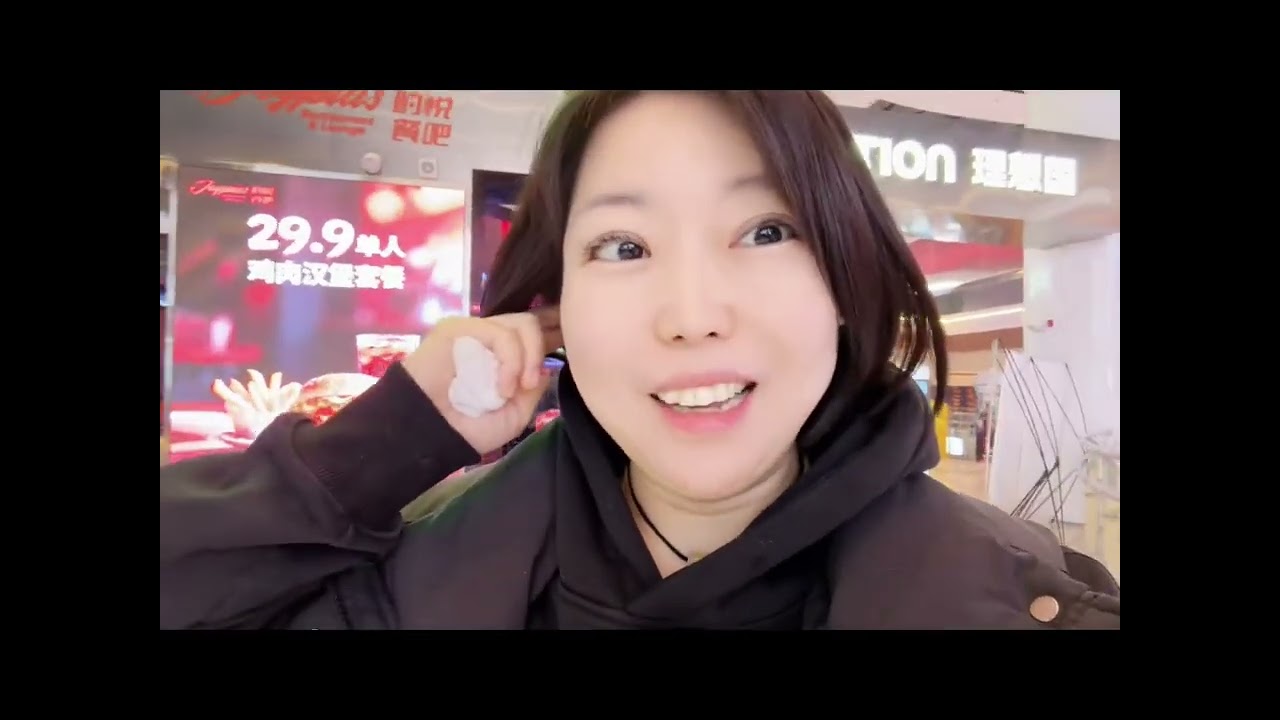 44岁单身vlog｜又是一个人的周末 睡到自然醒，喂了猫，一个人看电影吃自助小火锅#一个人的生活 #多猫家庭 #一个人的周末 #今天吃啥 #分享日常生活