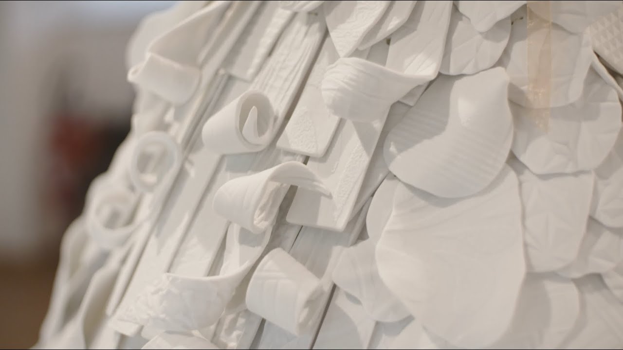 Limoges porcelain manufacturing and contemporary porcelain