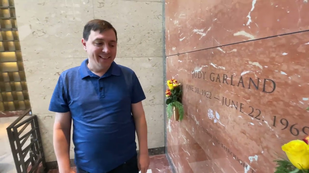 Brandon visits Judy Garland's Tomb - California 2022