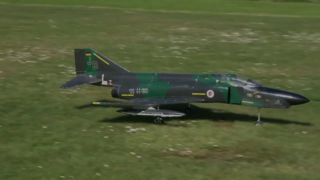 MAIDEN flight Phantom RF4F 1:7,5 RC Jet