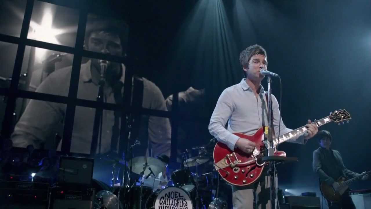 Noel Gallagher's High Flying Birds - Everybody's On The Run (Live at the O2, London)