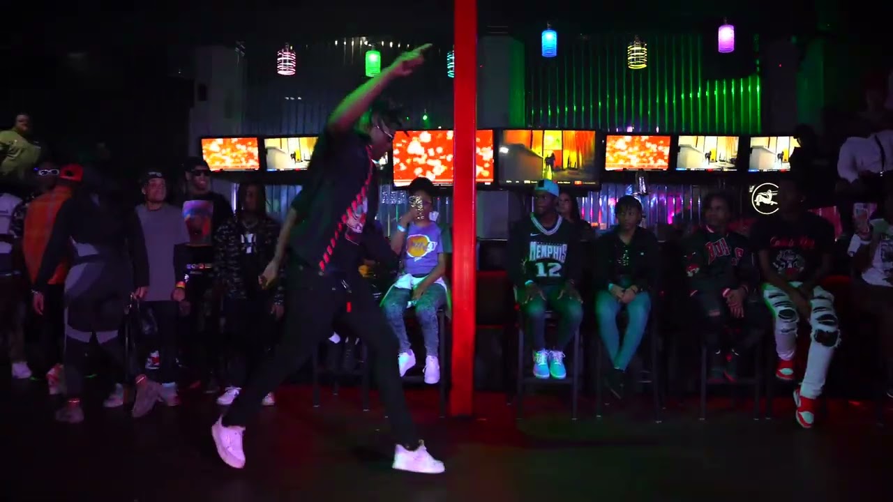 JWO vs 2Livecrew JookinWarz MJM2