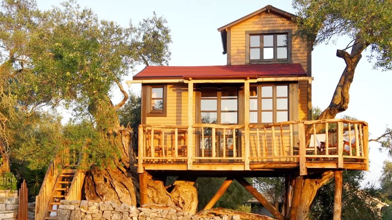 Amazing Treehouse Construction in Paxos-Greece