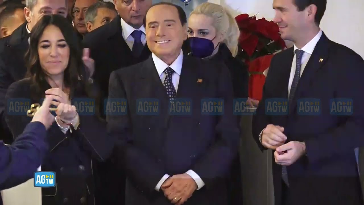 Berlusconi: «Ripartiamo da Milano per conquistare l'Italia»