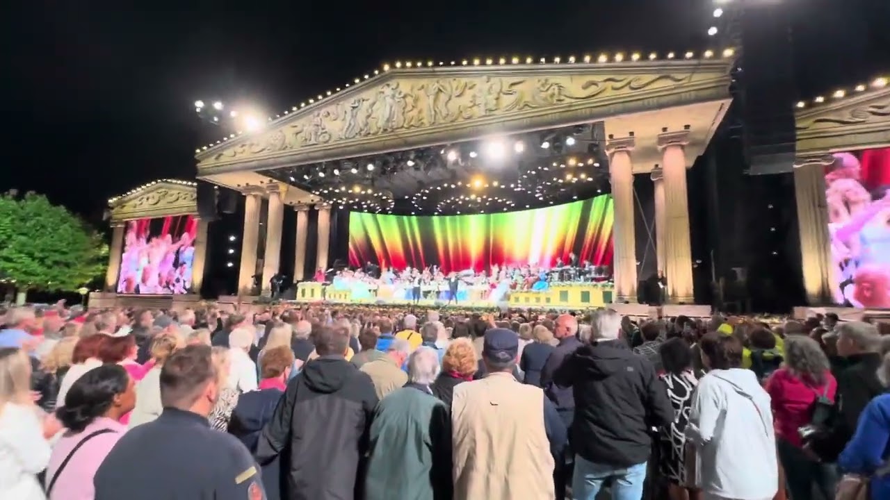 André Rieu - Sweet Caroline at Vrijthof Maastricht live concert 2024