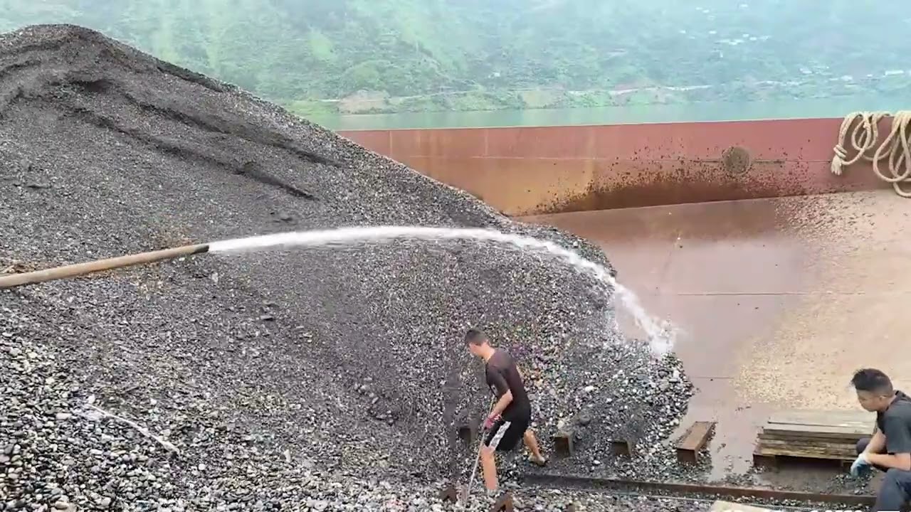 Barge unloading river gravel - my daily work on the barge ~ Relaxing
