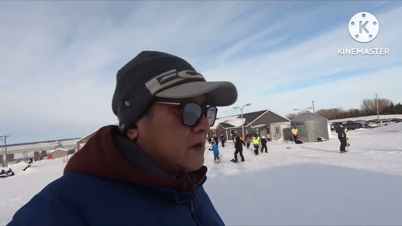Winnipeg winter snowboarding and skiing ⛷️ .