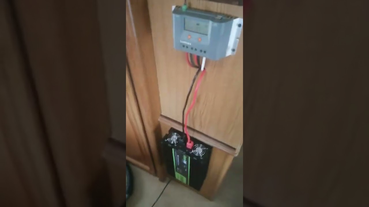 Mini saulės elektrinė kemperyje