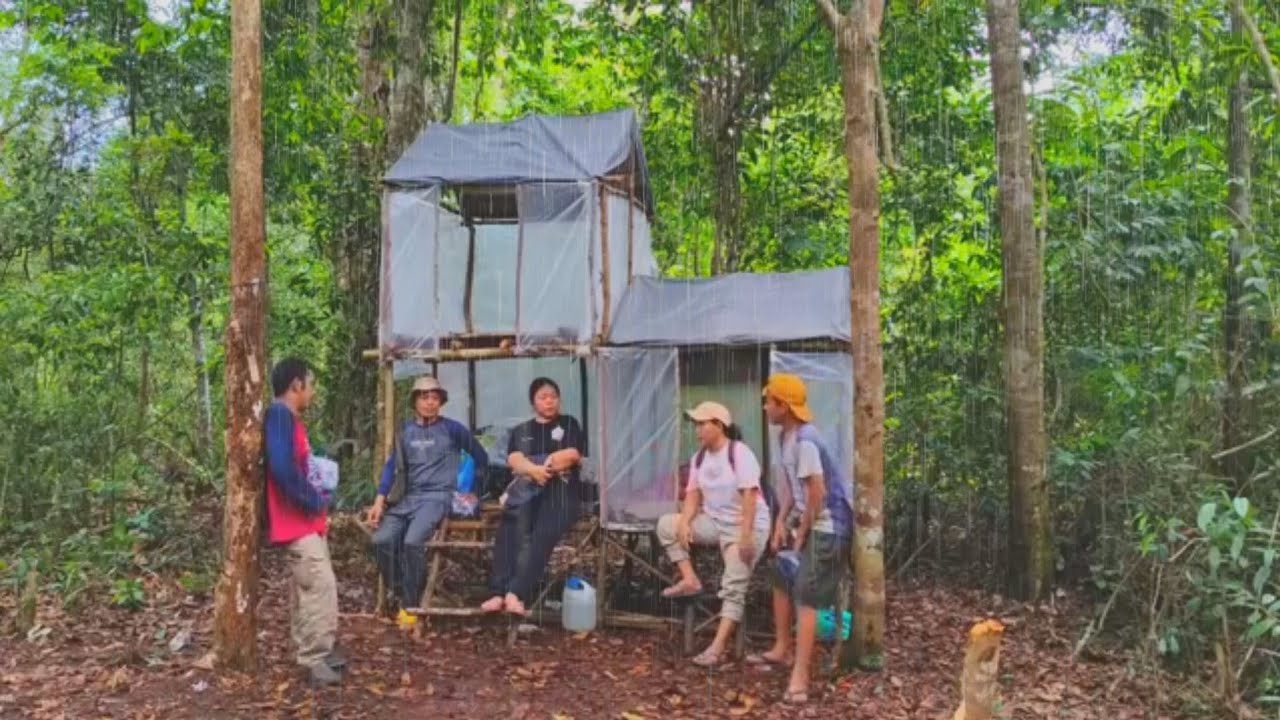 Camping hujan deras ramai ramai di pondok bertingkat,suara ngauangan harimau di tengah malam.
