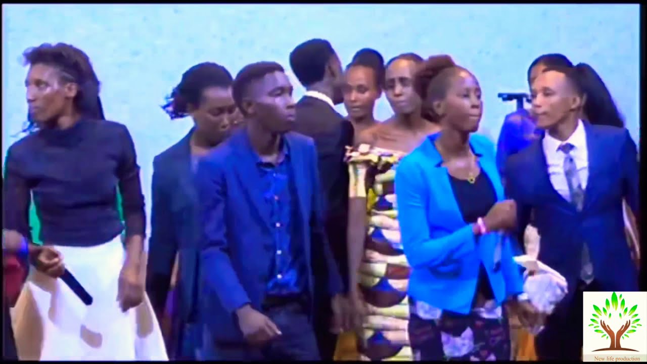 ZAKAYO KUGITI // KINGURA NDARARA IWAWE by GISUBIZO M (RUBAVU)