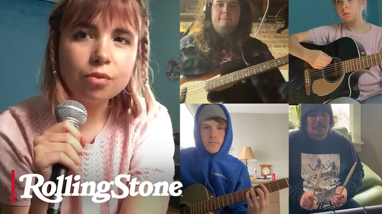 Beach Bunny Perform 'Dream Boy,' and 'Prom Queen' | In My Room