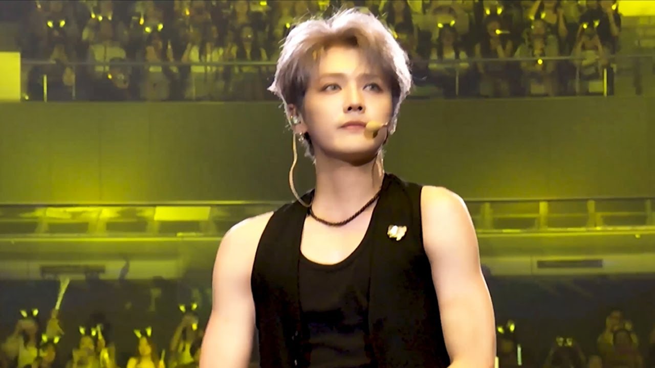 Luhan鹿晗［敏感（Sensitive&mdash;AM）］现场版Live | 鹿晗LuHan2023「&pi;DAY演唱会」武汉站（ LuHan「&pi;DAY Concert」in Wu Han 2023）