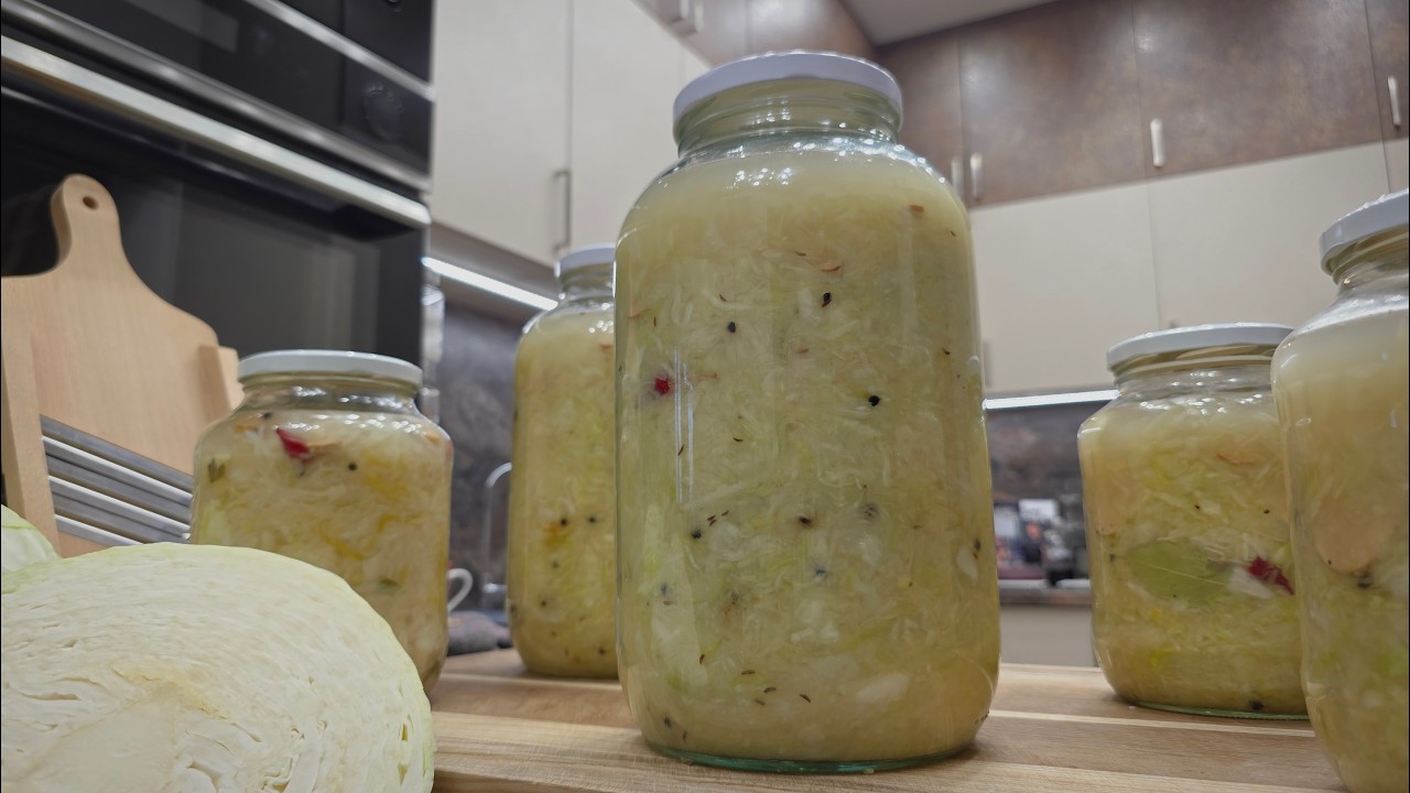 Savany&uacute; k&aacute;poszta h&aacute;zilag, ferment&aacute;l&aacute;s. Tov&aacute;bbi fontos infok a le&iacute;r&aacute;sban🔽  @szokykonyhaja ​