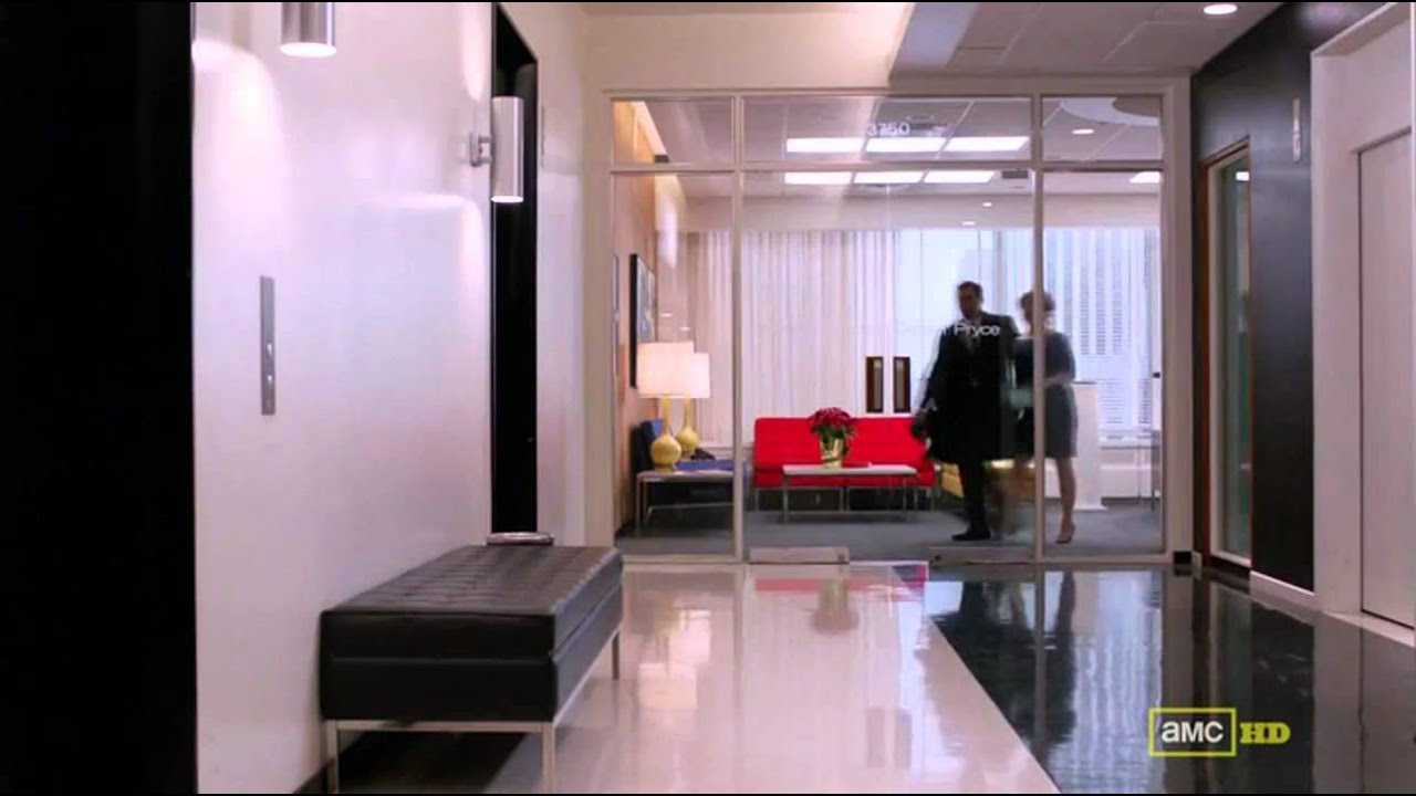 Mad Men - Joan freaks out