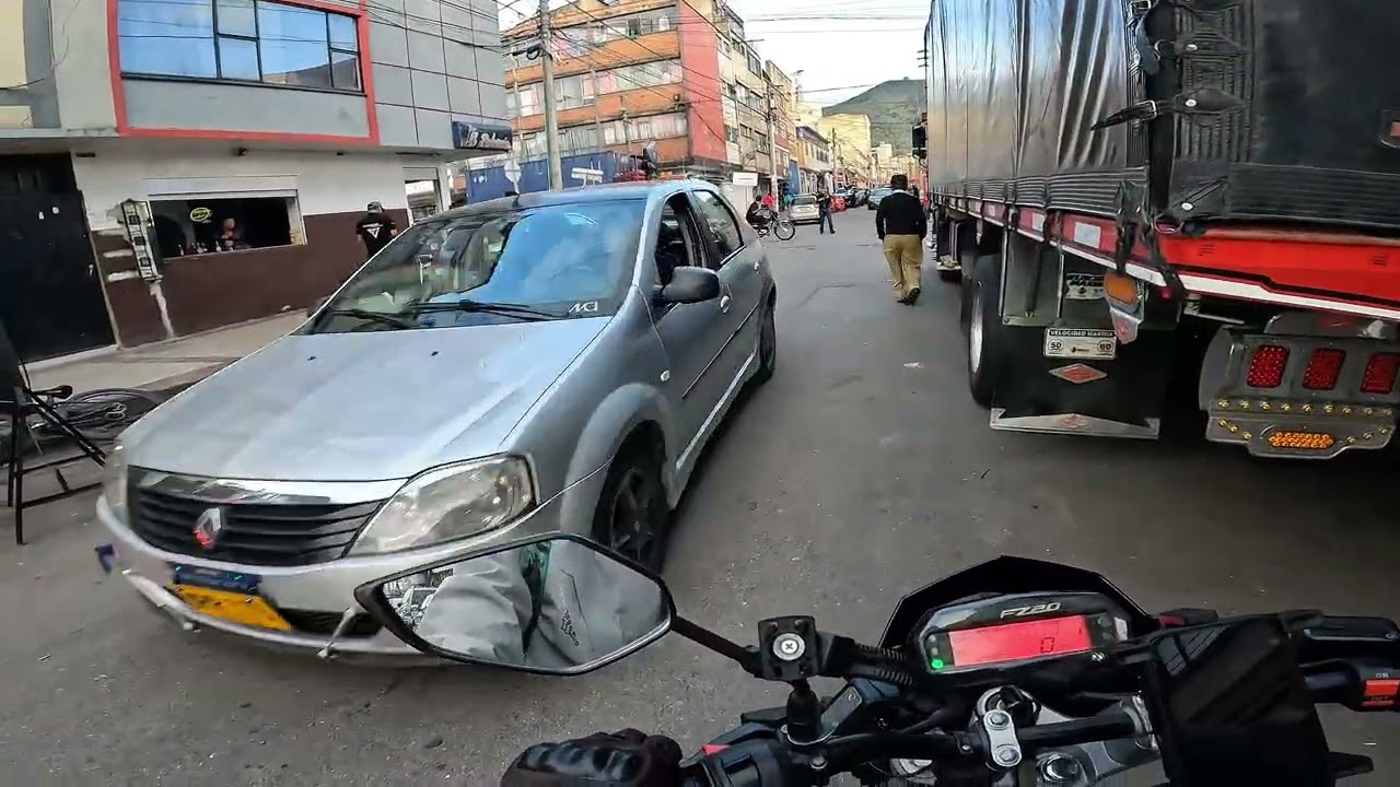 ¿Vale la pena comprar maletero en el centro de Bogotá? 🏍️🎒 Mi experiencia