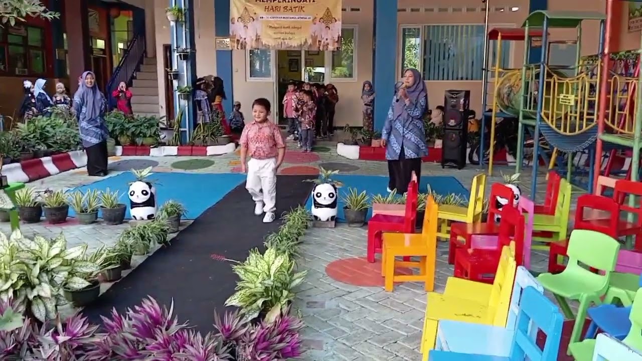 LOMBA FASHION SHOW | PERINGATAN HARI BATIK | KELOMPOK A1