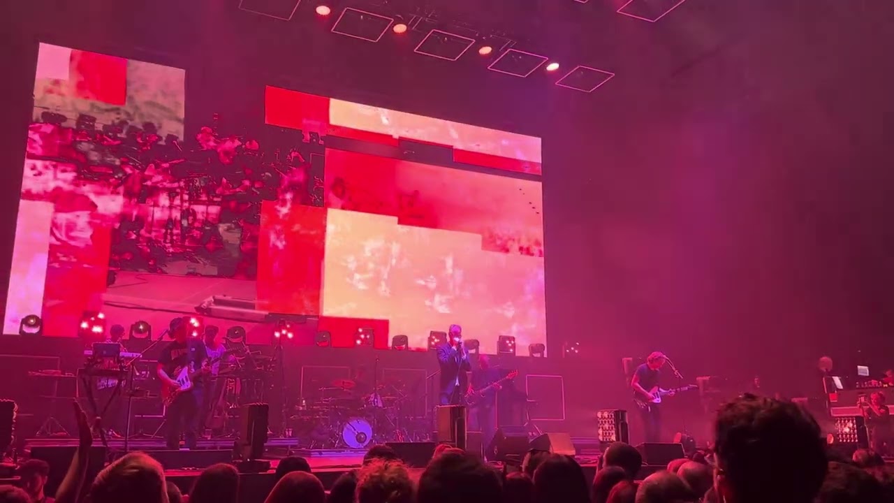 The National - Turn Off the House (Live @ Max-Schmeling-Halle, Berlin)
