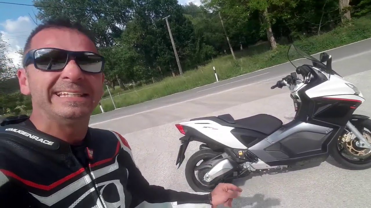 Aprilia SRV 850 (2016) - Nagygáz kisfék