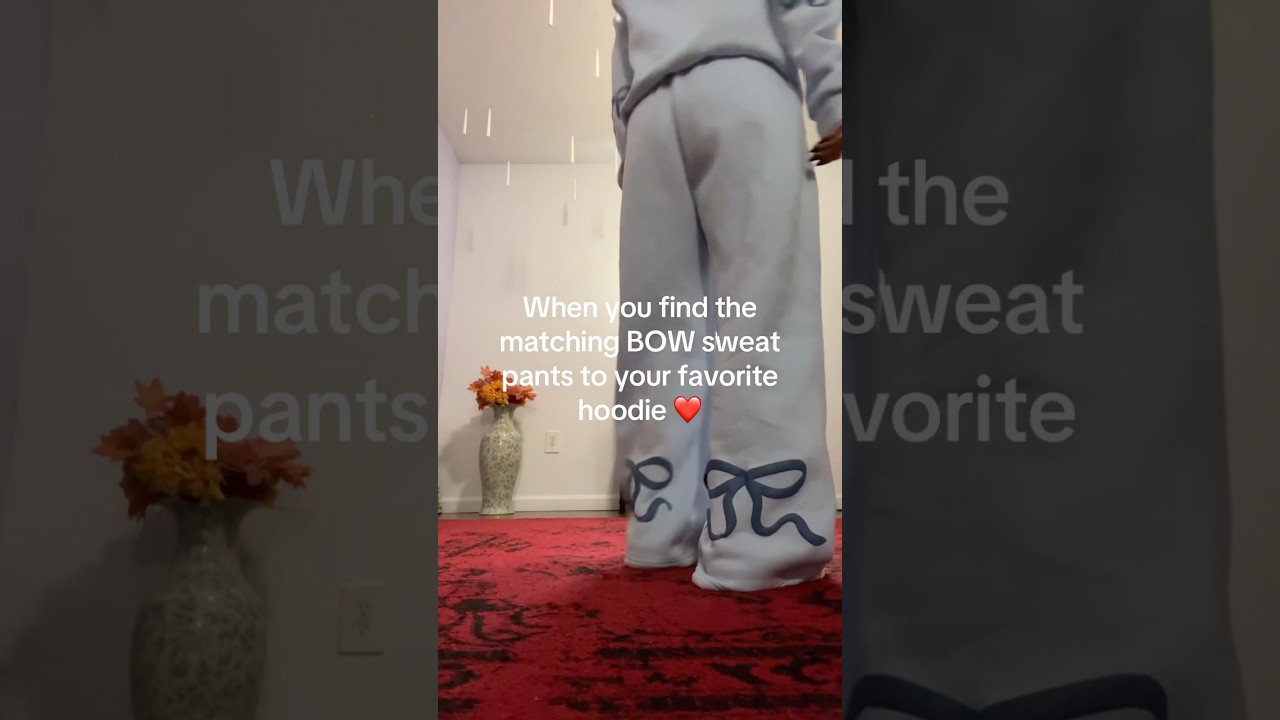 How pretty are these bow sweat pants #sweatpants #sweatpantsoutfit #sweats #edikted  #sweatsuit